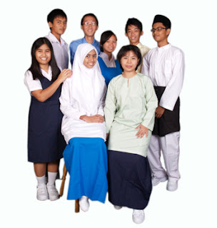 Baju uniform sekolah Malaysia