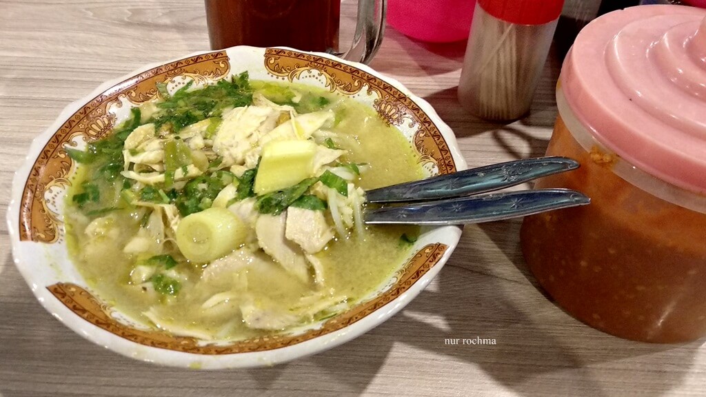 Soto Lamongan Cak Har, Surabaya, Enak dan Laris Manis! Soto Lamongan Cak Har, Surabaya, Enak dan Laris Manis!