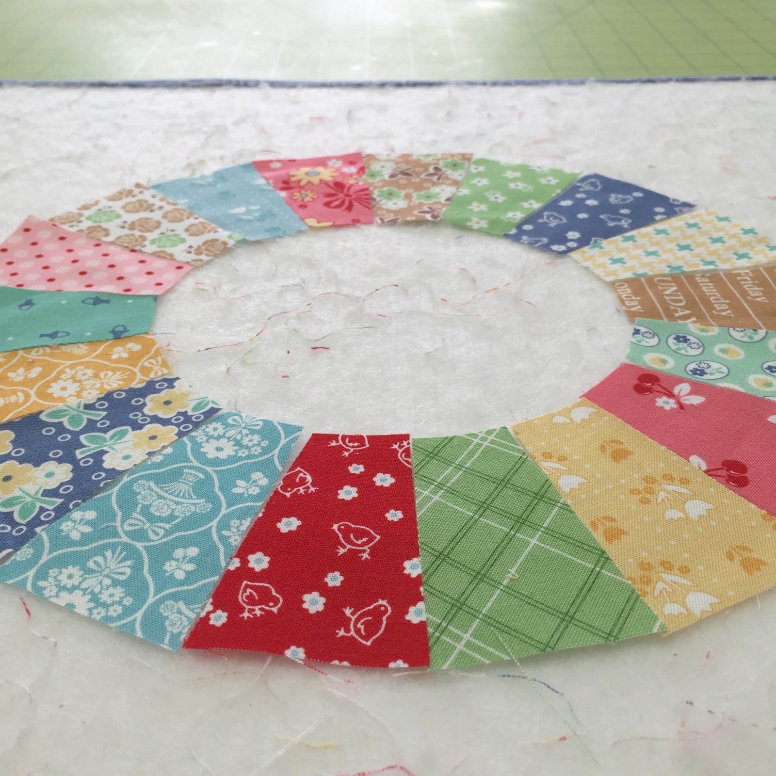 6" round Dresden Plate Tutorial using Sew Simple Shapes Bee In My