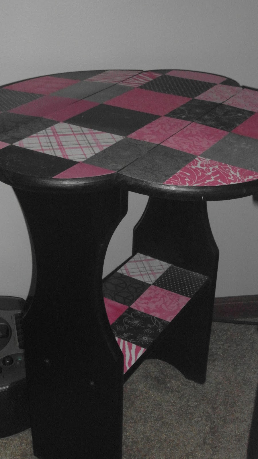 Craftin' Creativity Modge Podge side table… fun and funky!