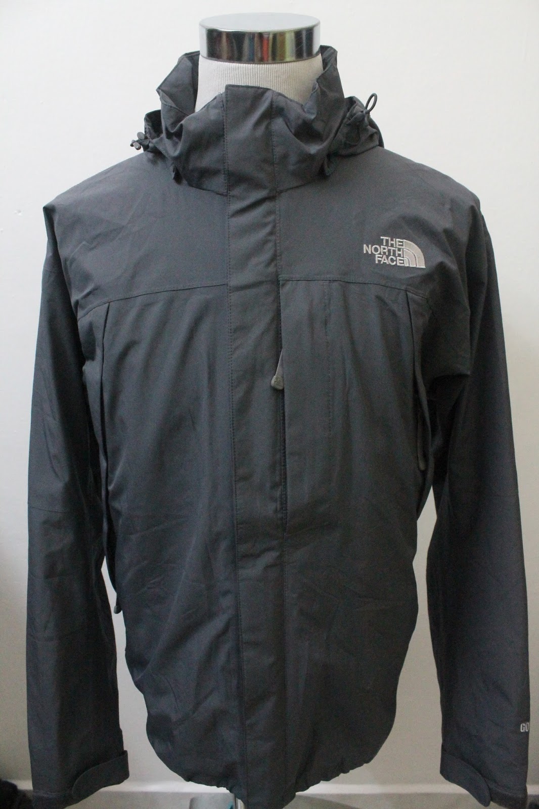 BUNDLEBARANGBAEK THE NORTH FACE GoreTex Hoodie Jacket size XXL ( SOLD