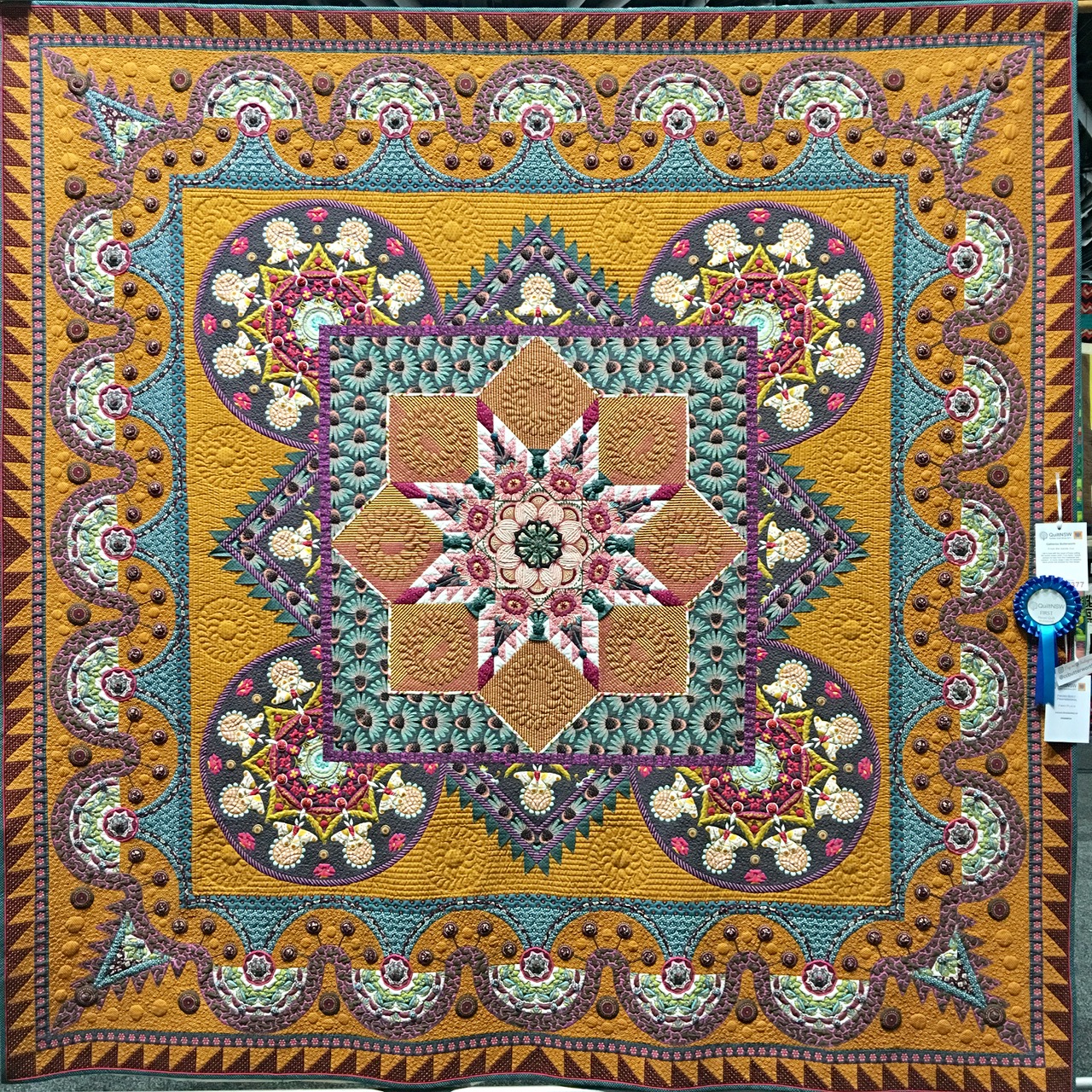 More amazing quilts from the 2017 Sydney Quilt Show Blue Mountain Daisy