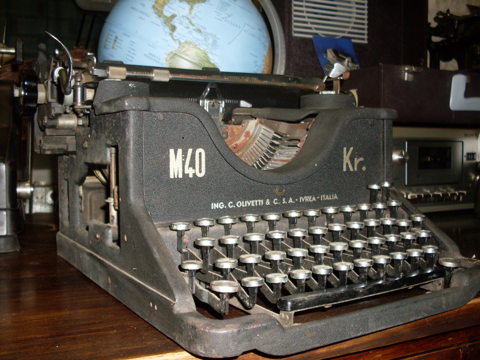 Typewriter - La Macchina per Scrivere: Anno