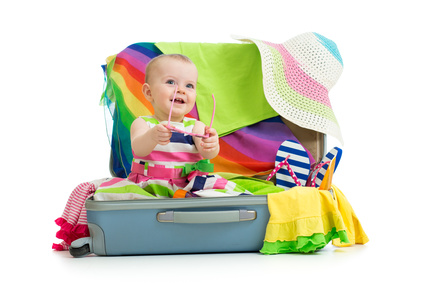 10 Conseils pour partir en vacances sereinement avec bébé