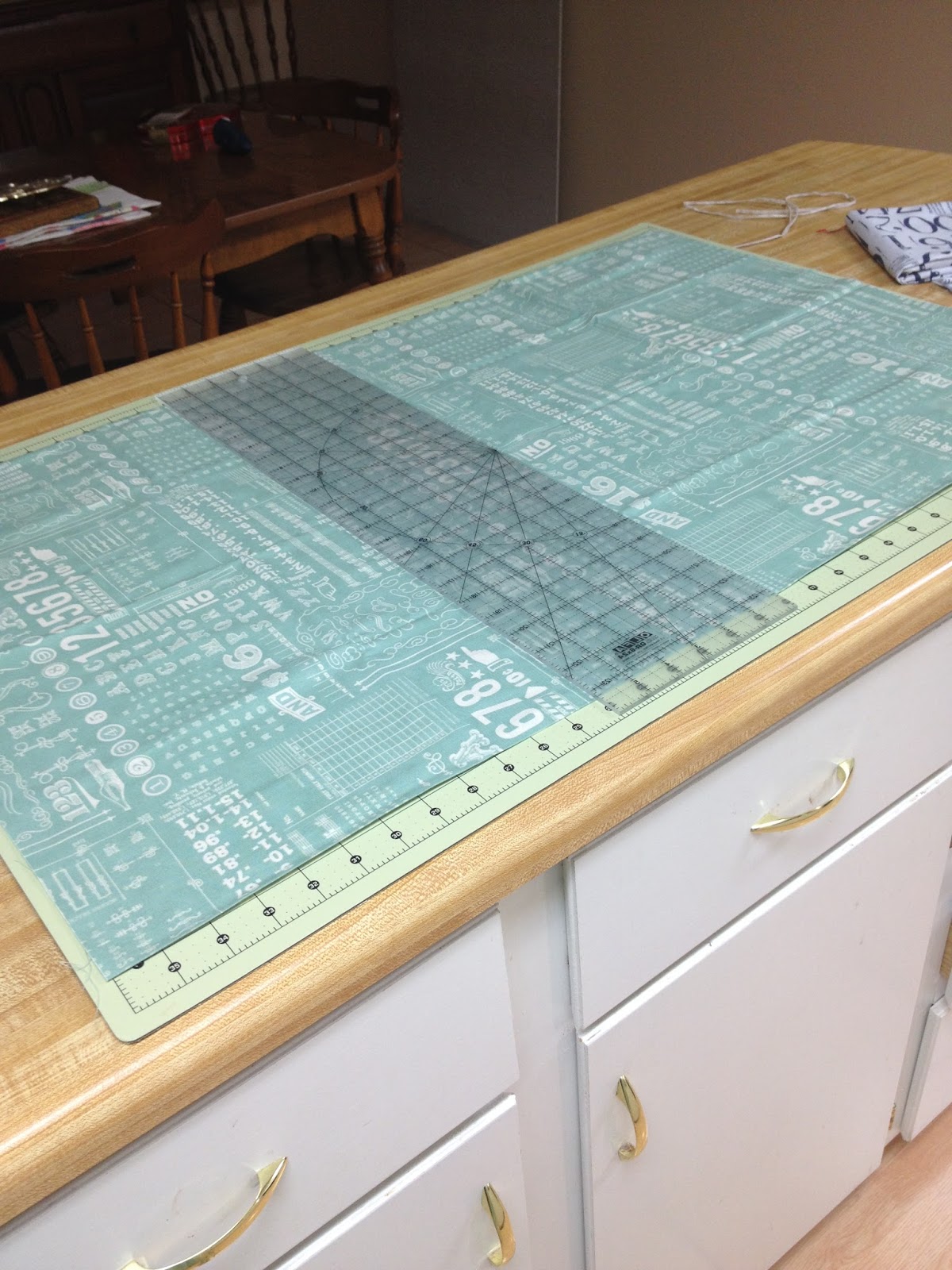 Emerald Coast Modern Quilt Guild F8 Cutting Tutorial How to Cut