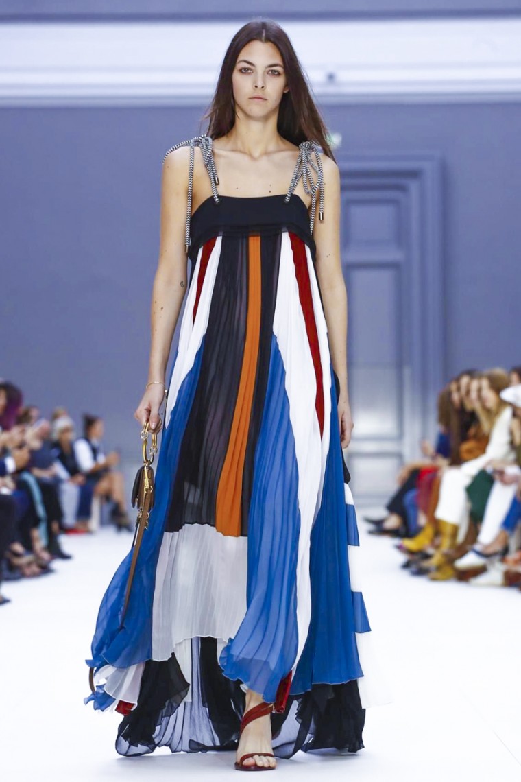 Chloé Spring Summer 2017 - Paris Fashion Week chloé-spring-summer-2017, chloé-paris, chloé-girs, chloé-printemps-été-2017, chloé-spring-summer, chloé-printemps-été, chloé-bag, sac-chloé, jewelry-chloé, bijoux-chloé, chausures-chloé, bottes-chloé, chloé-shoes, du-dessin-aux-podiums, dudessinauxpodiums