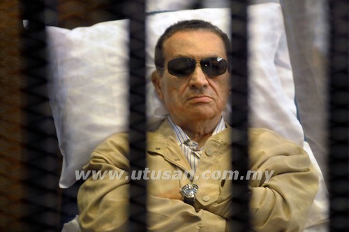 Mubarak dipenjara seumur hidup Mubarak dipenjara seumur hidup