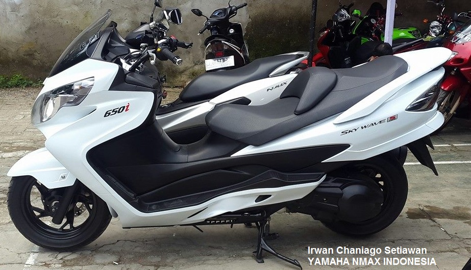 Info Spesifikasi dan Harga Yamaha Nmax Terbaru - Otomotify