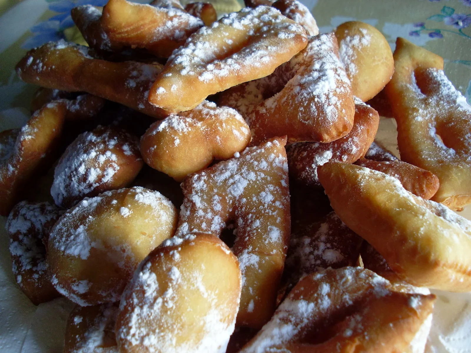 SUCRISSIME: les Beignets de Carnaval de ma Grand-Mère