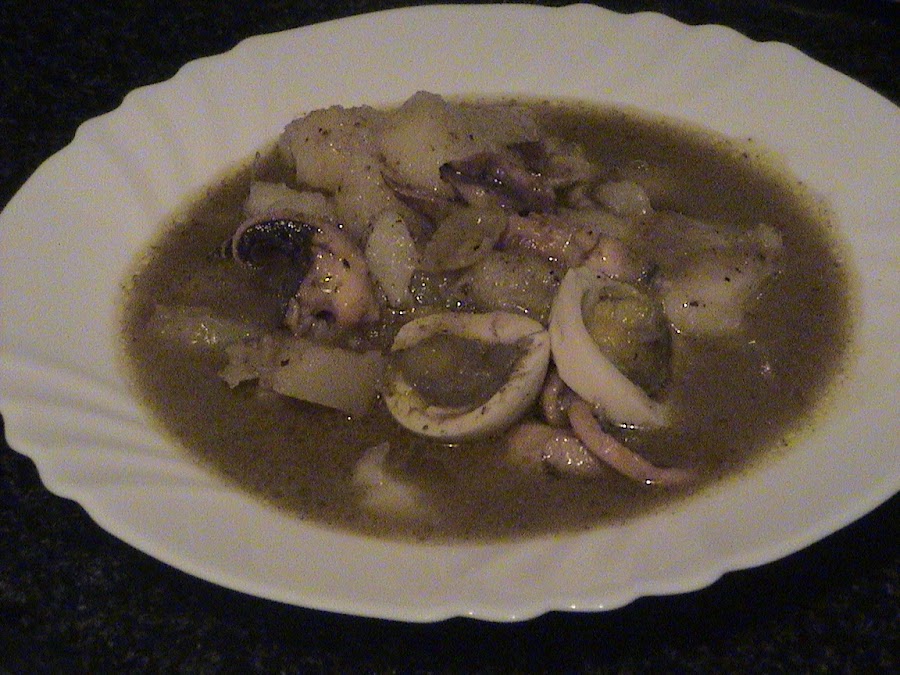 http://www.asisecomeengranada.com/2013/07/patatas-en-ajo-pollo.html