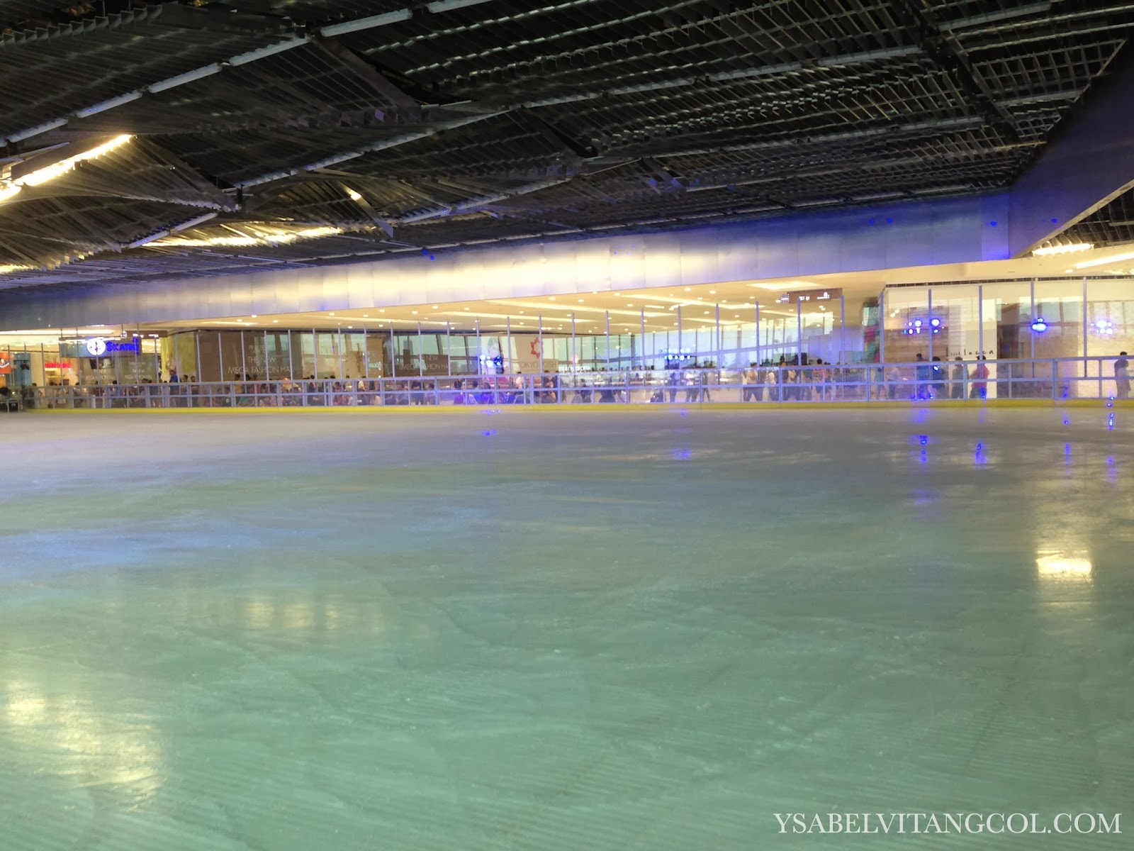 Pleasantly Chic has moved! The MEGA Comeback SM Megamall Ice Skating Rink