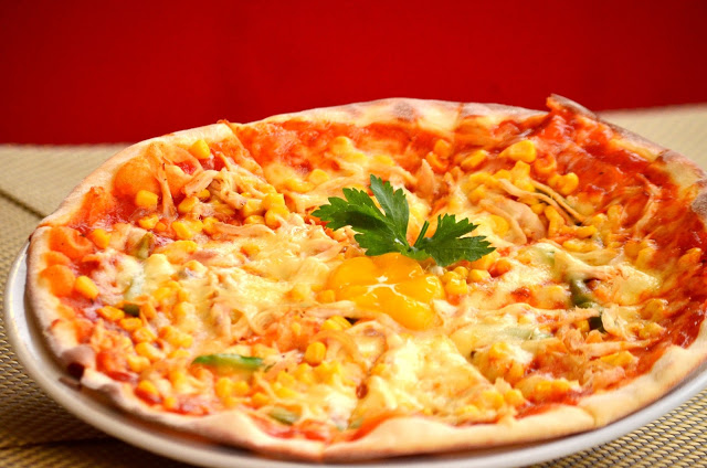 ITALIAN PIZZA and AMERICAN PIZZA atau INDONESIAN PITSA