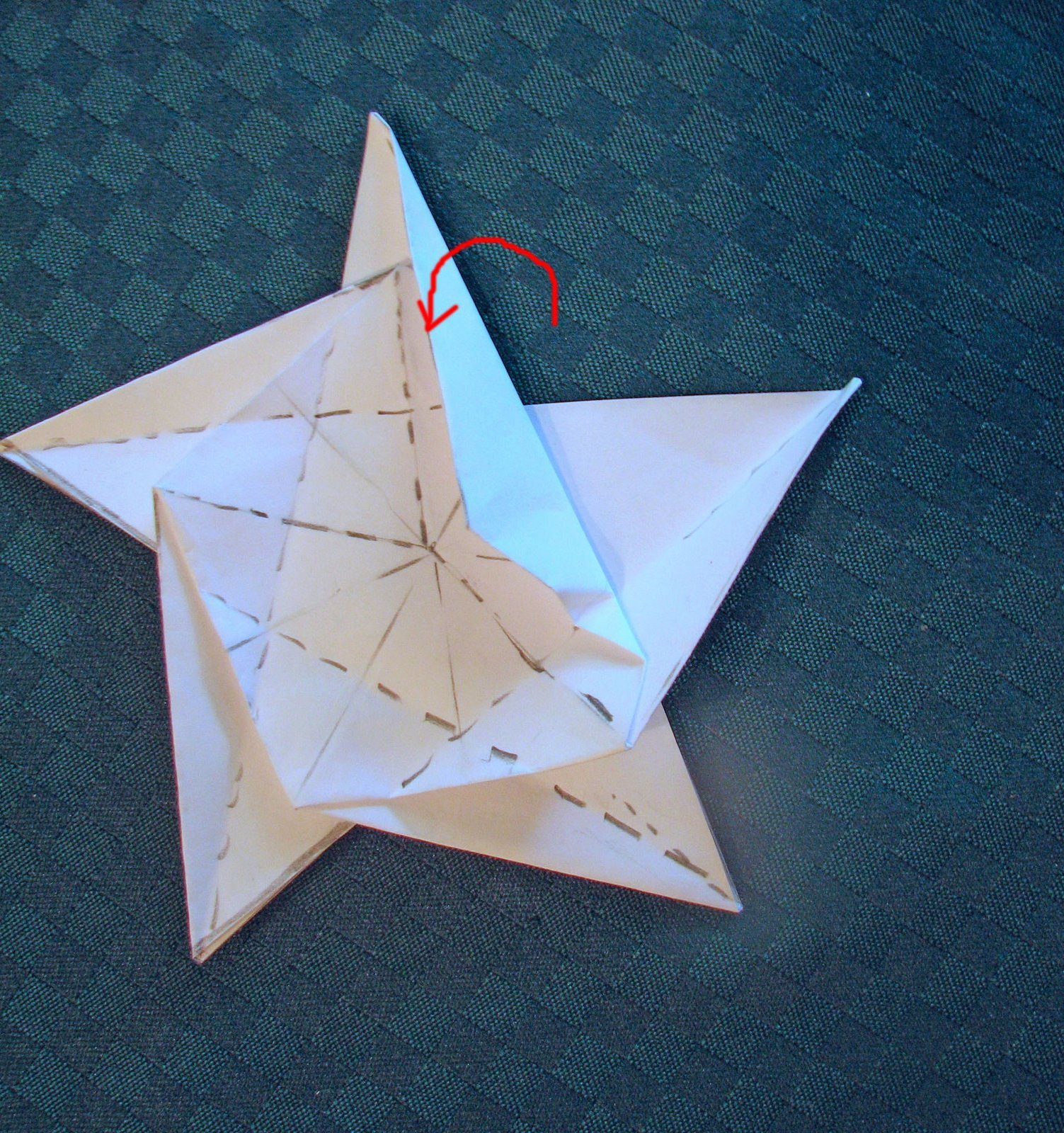 Поделки к 23 февраля своими руками: звезда-оригами