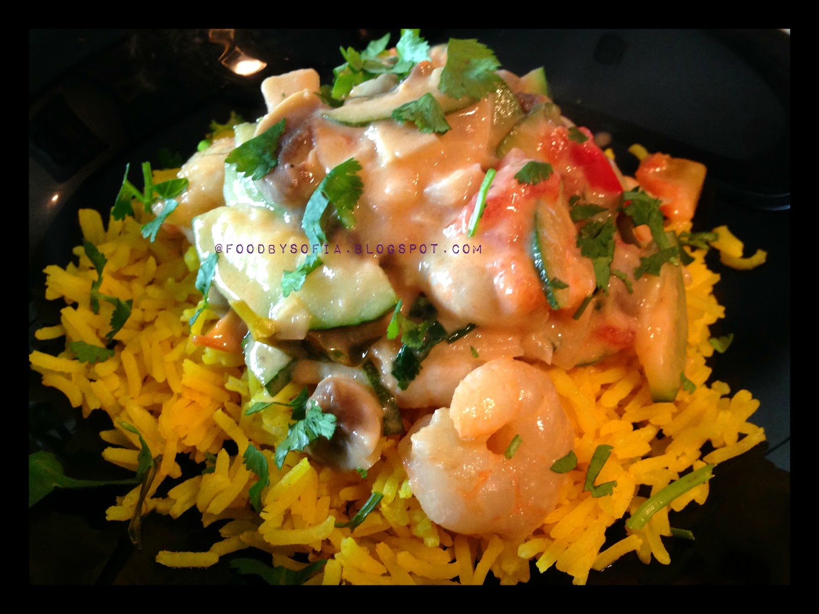 Camarão com leite de coco e arroz basmati de açafrão