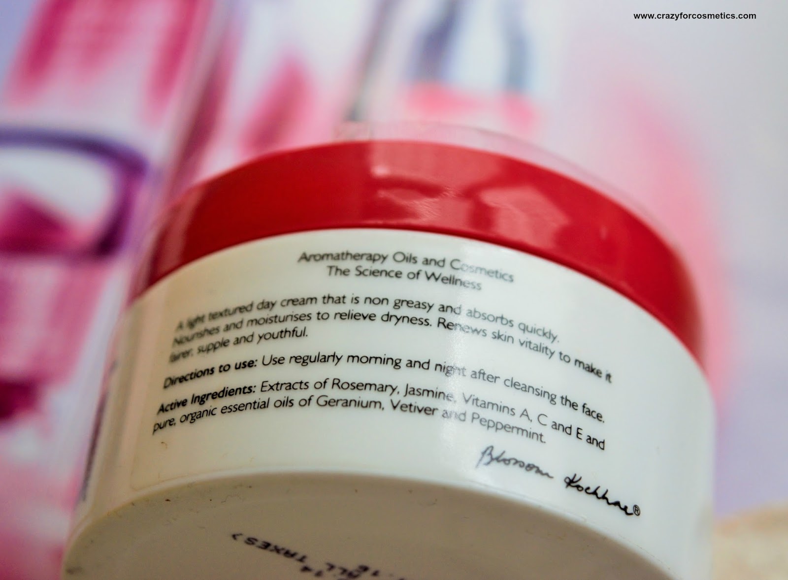 Blossom Kochhar Aroma Magic Nourishing Dew Cream Review & Benefits to