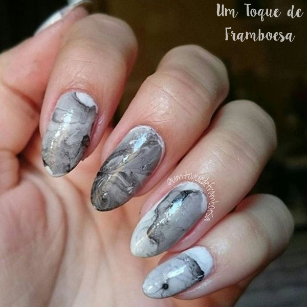 Unhas marmorizadas com água