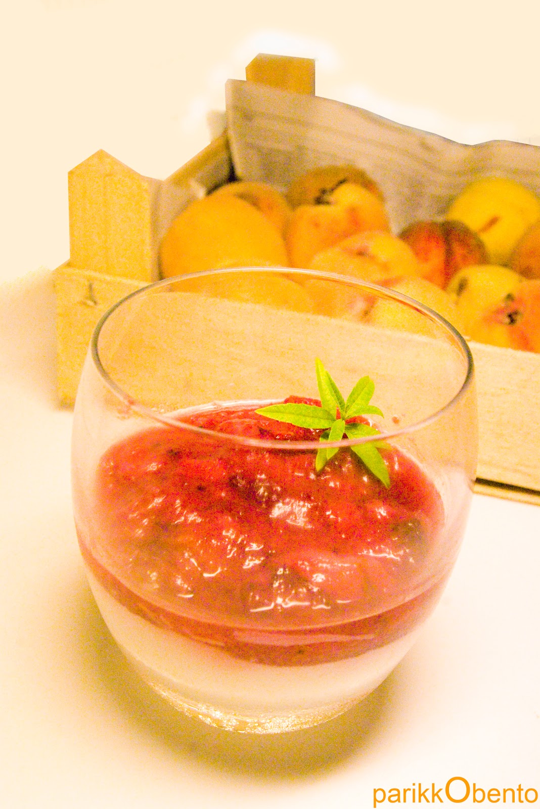 parikkObento Panna cotta au lait d'amande et compotée de pèches de