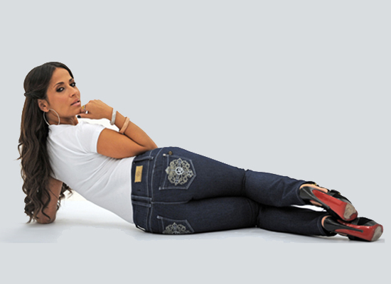 Jackie Guerrido lanza nueva linea de Jeans en Puerto Rico.