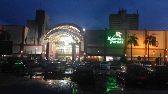 Panggung Wayang Di East Coast Mall Kuantan / Many restaurants nearby