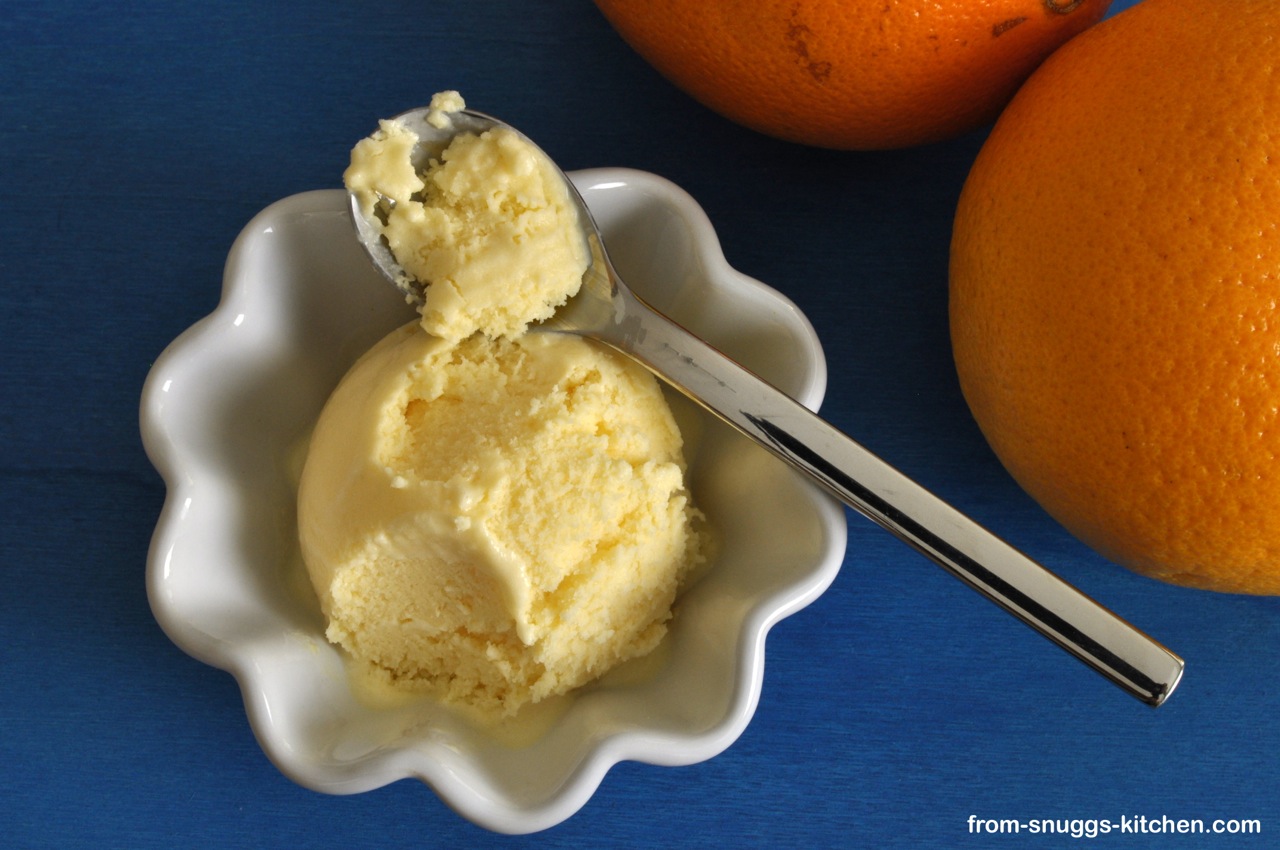 Orangen Eis mit saurer Sahne