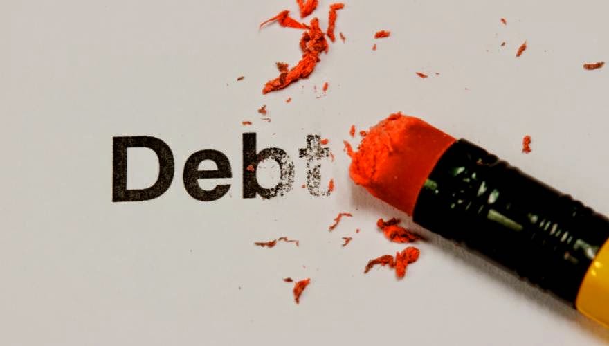 Πρόταση για "σβήσιμο" του χρέους κατά 30% έναντι "αιματηρών μεταρρυθμίσεων" ετοιμάζουν οι Βρυξέλλες