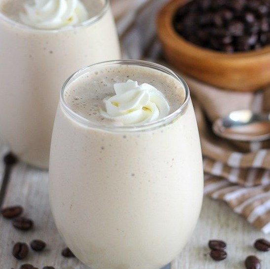 VANILLA LATTE PROTEIN SMOOTHIE #Drinks #Smoothie VANILLA LATTE PROTEIN SMOOTHIE #Drinks #Smoothie
