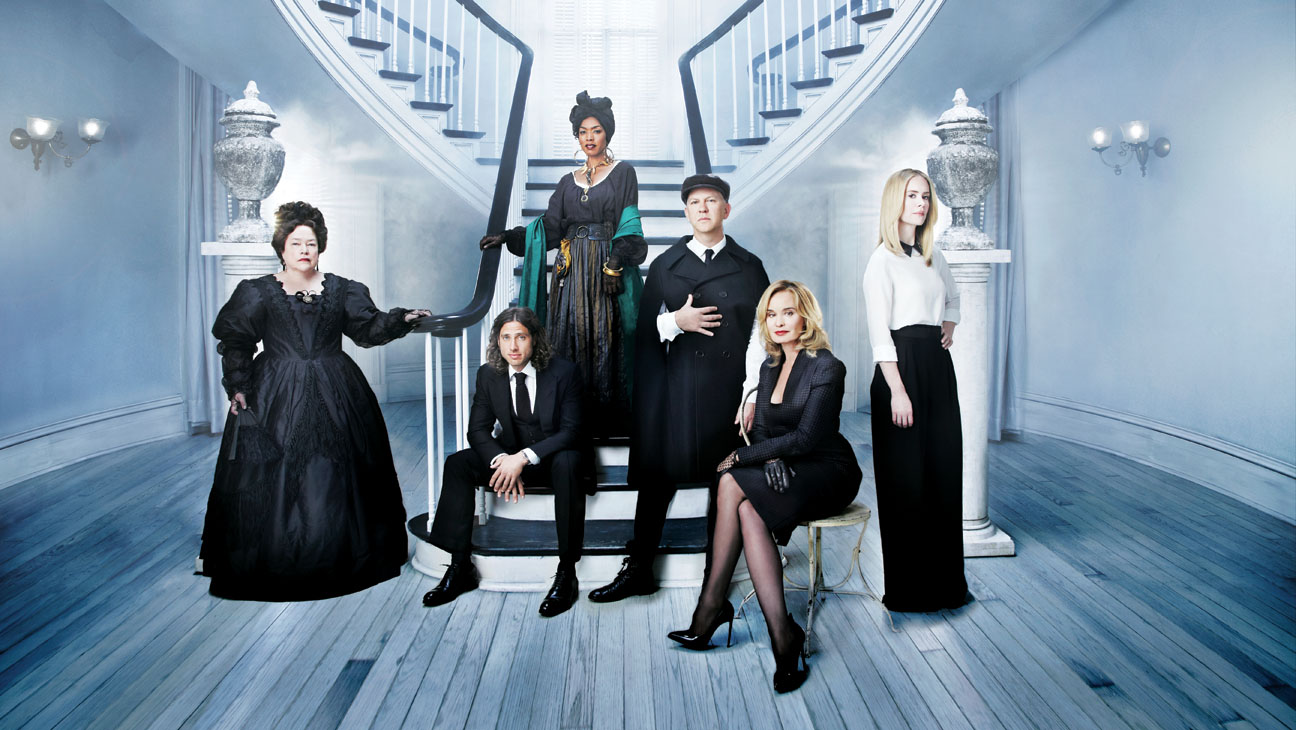 Crítica American Horror Story Coven 3ª Temporada (2013) Sessão do Medo Crítica American Horror Story Coven 3ª Temporada (2013) Sessão do Medo