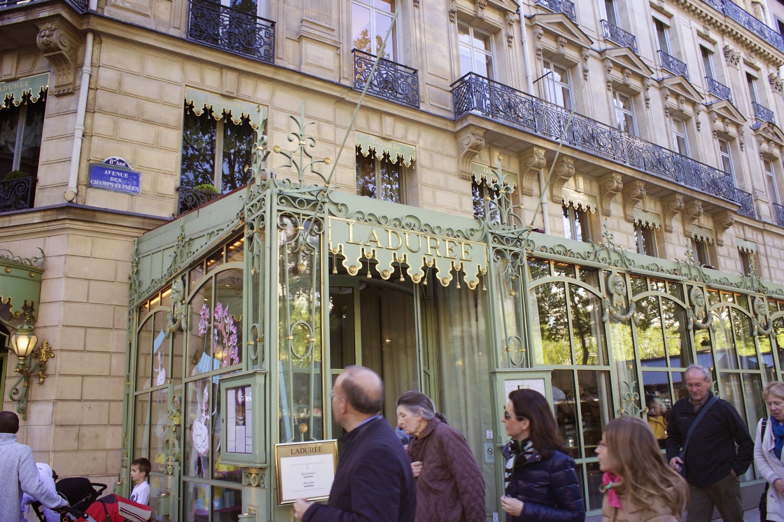 Louis Vuitton to open a new address on the Champs-Élysées 