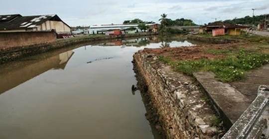 Governo continua com a dragagem do Rio Ganhamoroba em Maruim