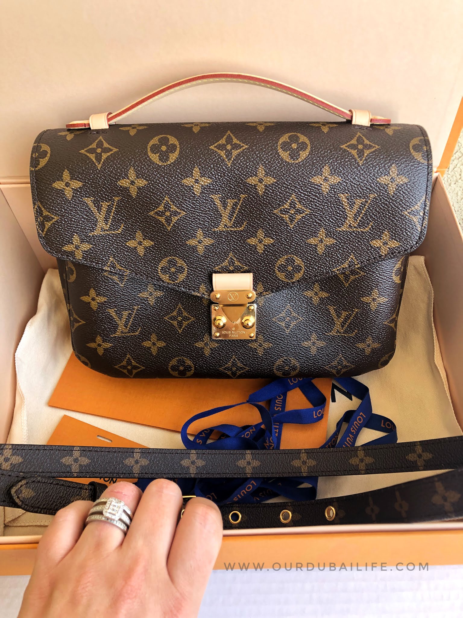 LV Pochette Metis: Luxury Monogram Handbag