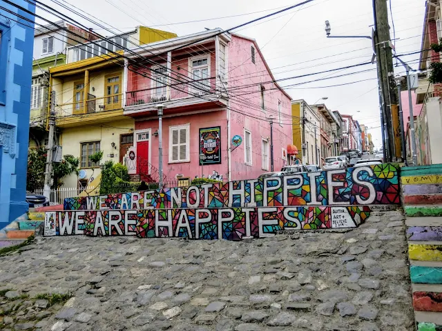 Valparaíso Street Art: We are not Hippies, We are Happies