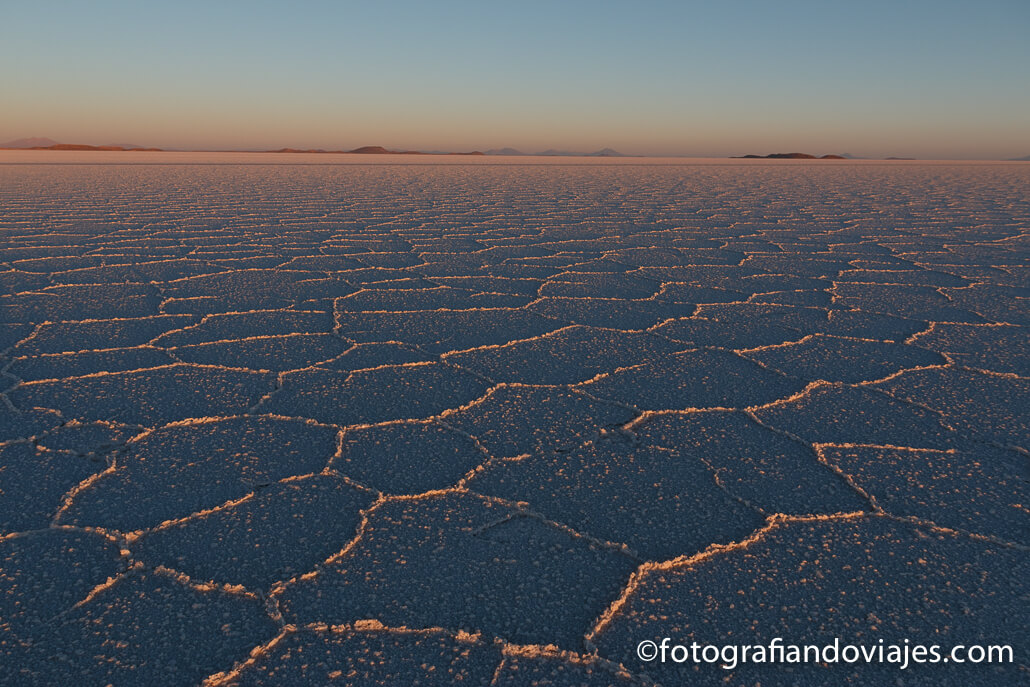 Amanecer en el salar de Uyuni Amanecer en el salar de Uyuni