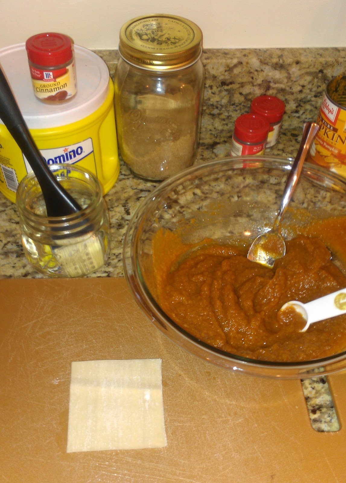 What Can You Eat? Pumpkin Pie Wontons (Not GF)