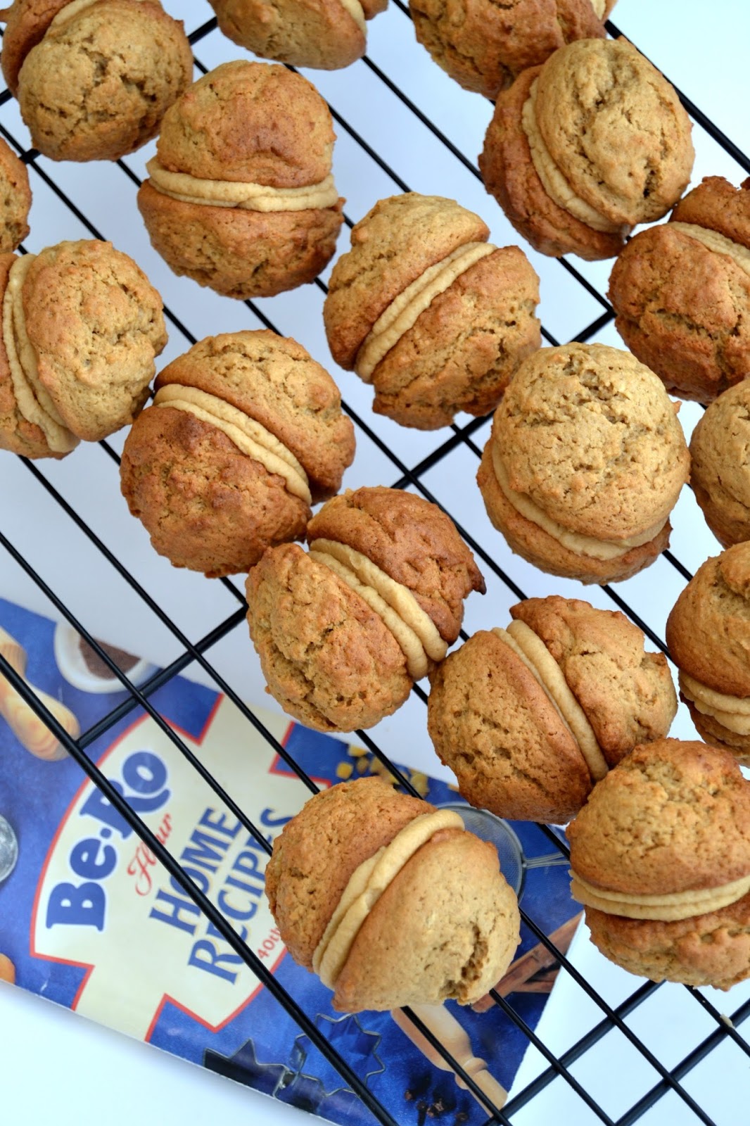 Cakeyboi Coffee Kisses Mmmwah!