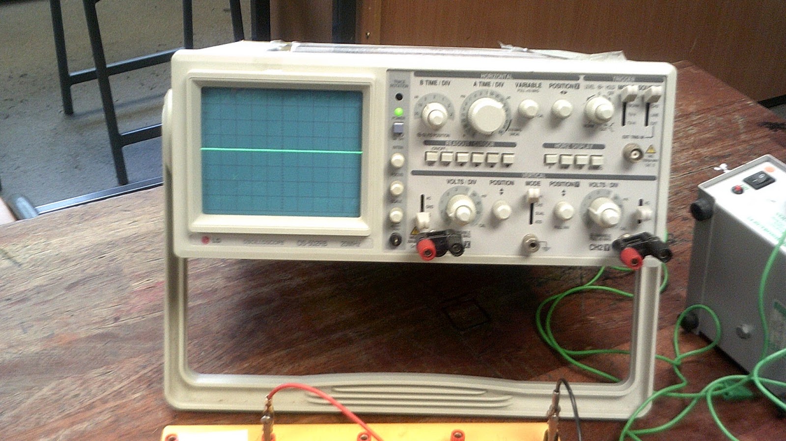 wigton physics Direct Current on the oscilloscope