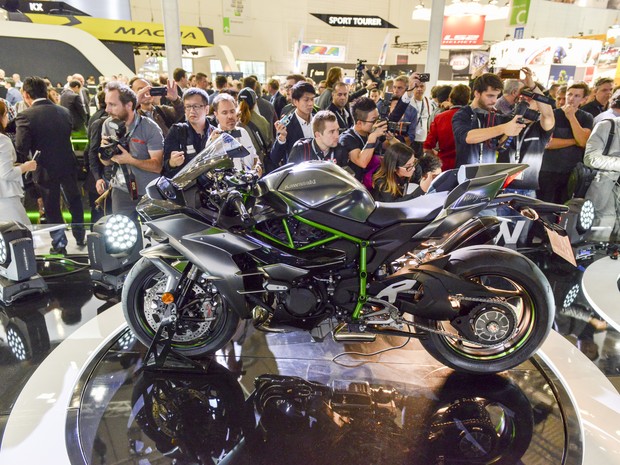 Nova Kawasaki Ninja H2 Carbon 2017 sai por R$ 164 mil Nova Kawasaki Ninja H2 Carbon 2017 sai por R$ 164 mil