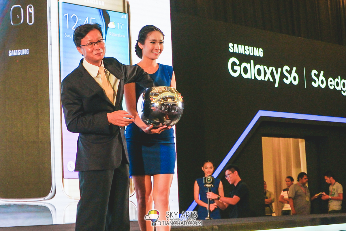 Three Samsung Galaxy S6 edge were given out to media friends during the lucky draw