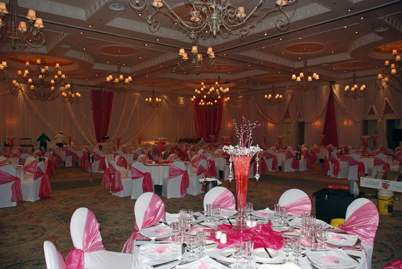 Dian Yang Tak Pernah Padam: Aneka Dekorasi Meja VIP Pada Pesta Perkawinan