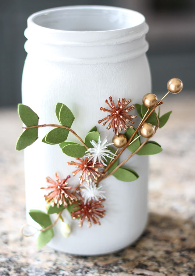 Such a pretty mason jar craft idea - winter floral vases! Such a pretty mason jar craft idea - winter floral vases!