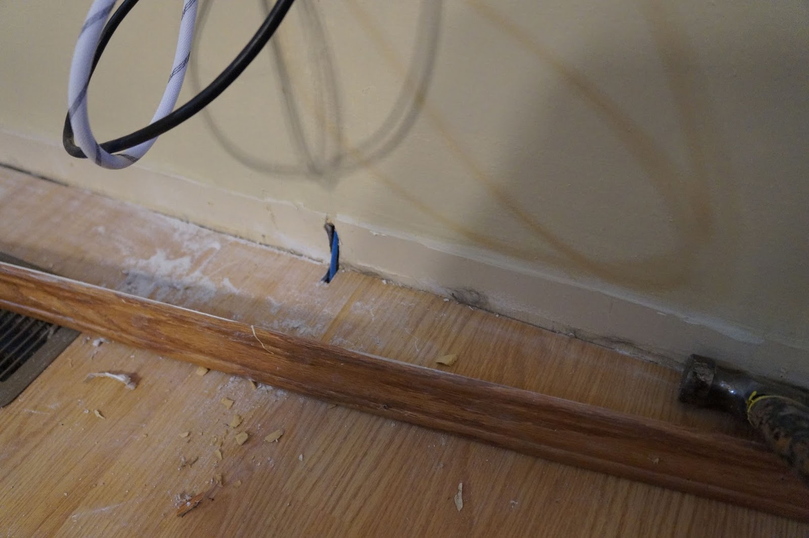 My Commentary and Technical help How to hide wires going to a wall