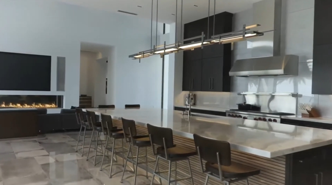 Tour Florida Luxury Modern Mansion vs. 20 Interior Design Photos