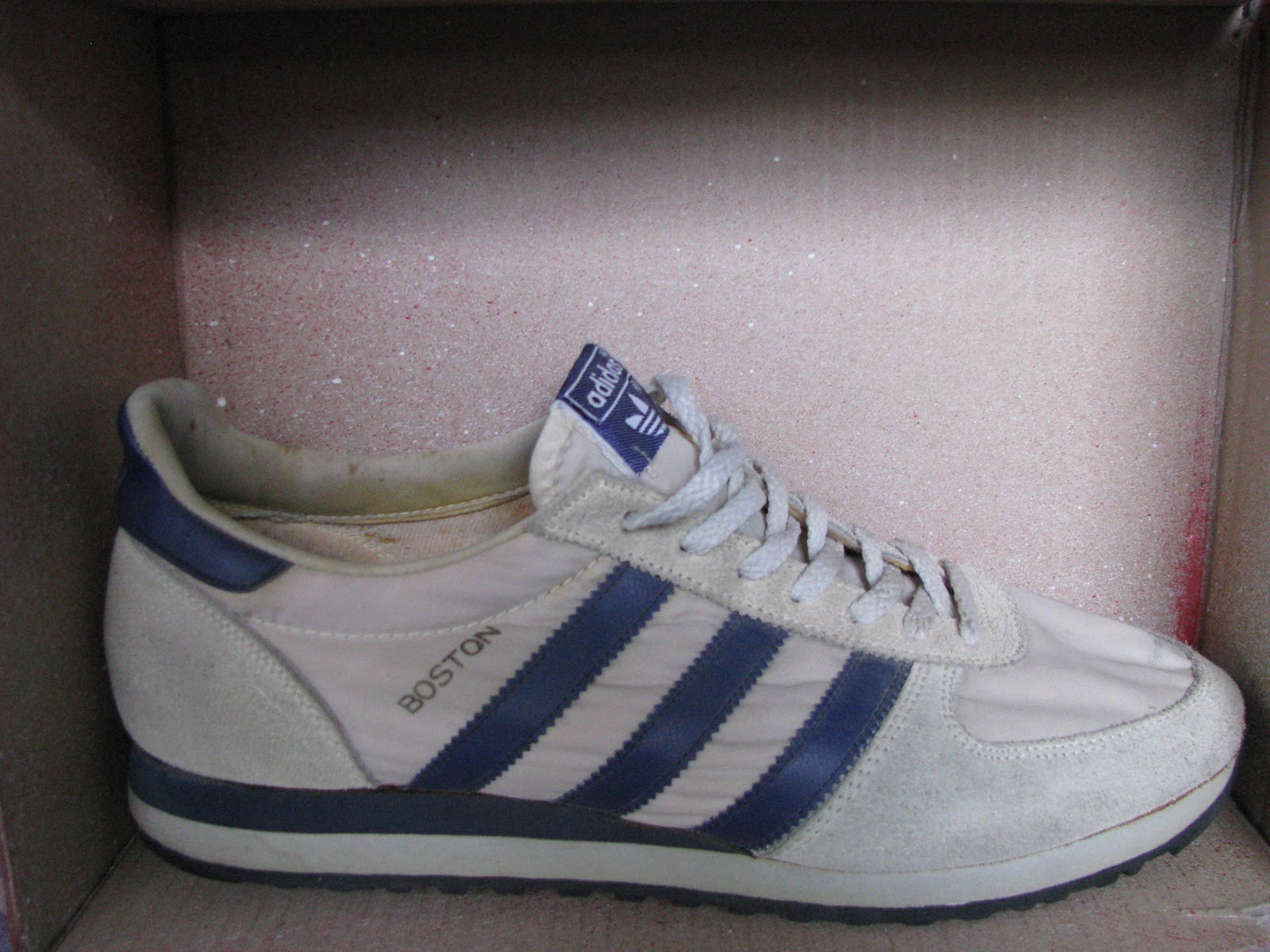 HOCKAKAY: Vintage Adidas Boston 1984