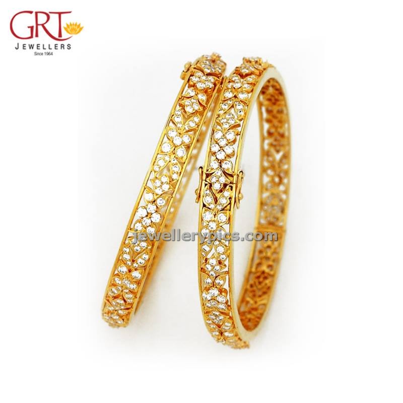 Single bangle in grt Outlet
