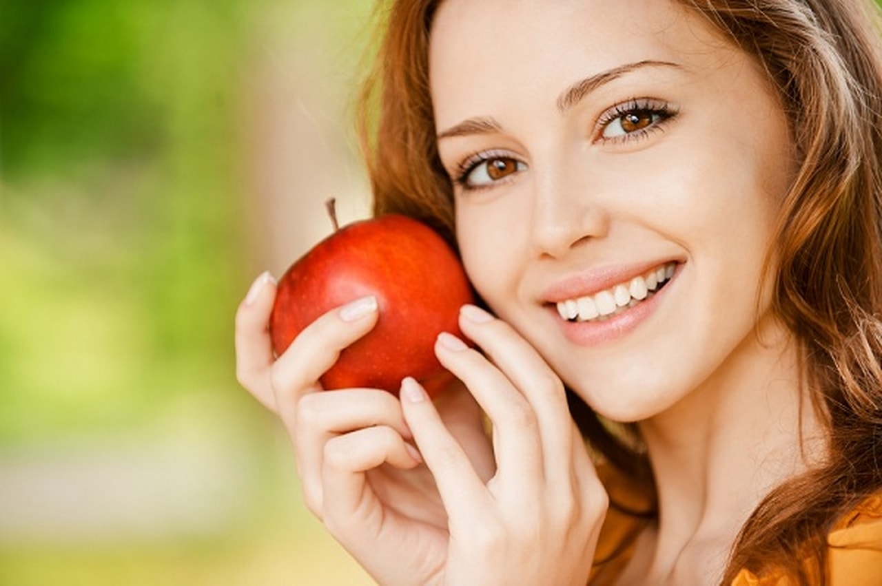 Apple Calories, Apple benefits & Apple Nutrition Facts