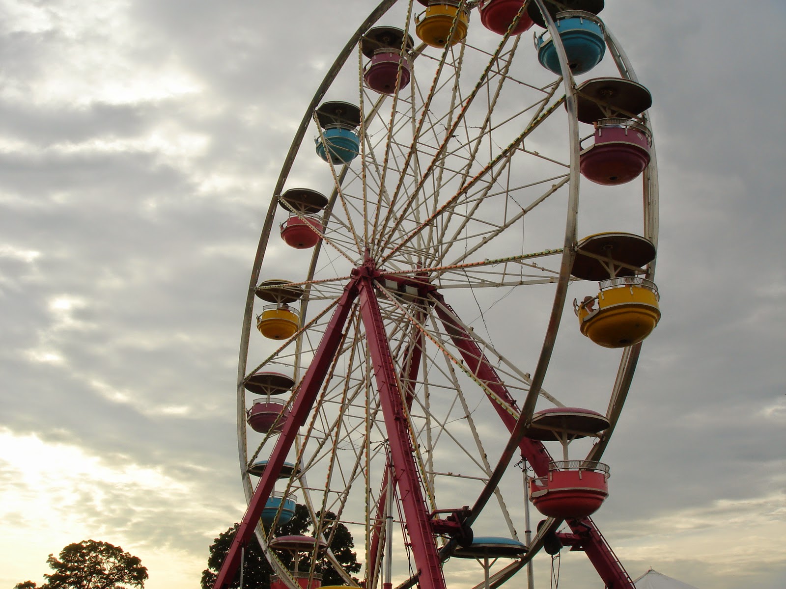 Bonnaoo Ferris Wheel 2010