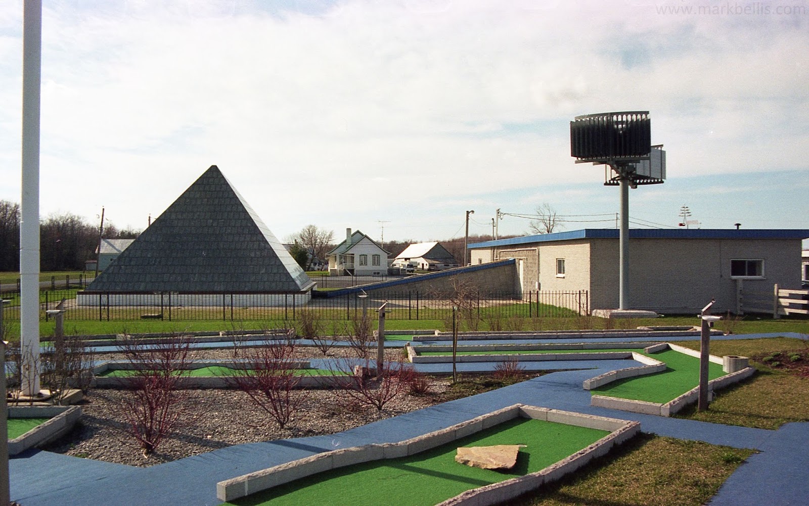 Mark Bellis UFO Resto, StSimondeBagot, 1994