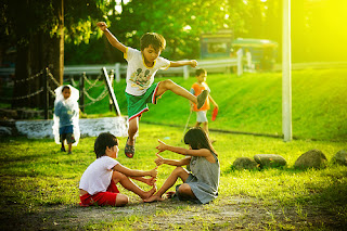 “PAGBABAGO SA KABATAAN NOON AT NGAYON: EDUKASYON, PANANAMIT, AT