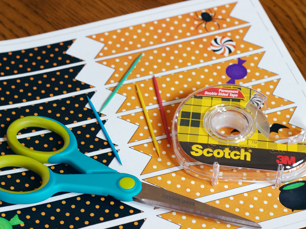 the-creative-cubby-free-printable-halloween-cupcake-toppers