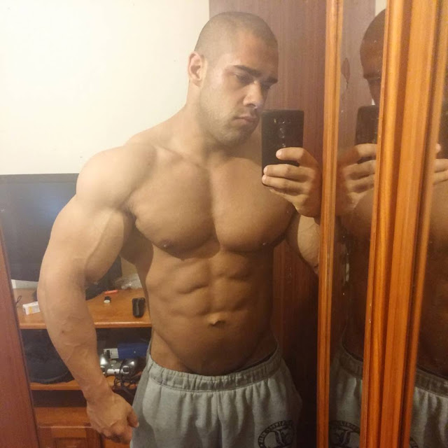 Muscle Lover Portuguese bodybuilder Davide Correia