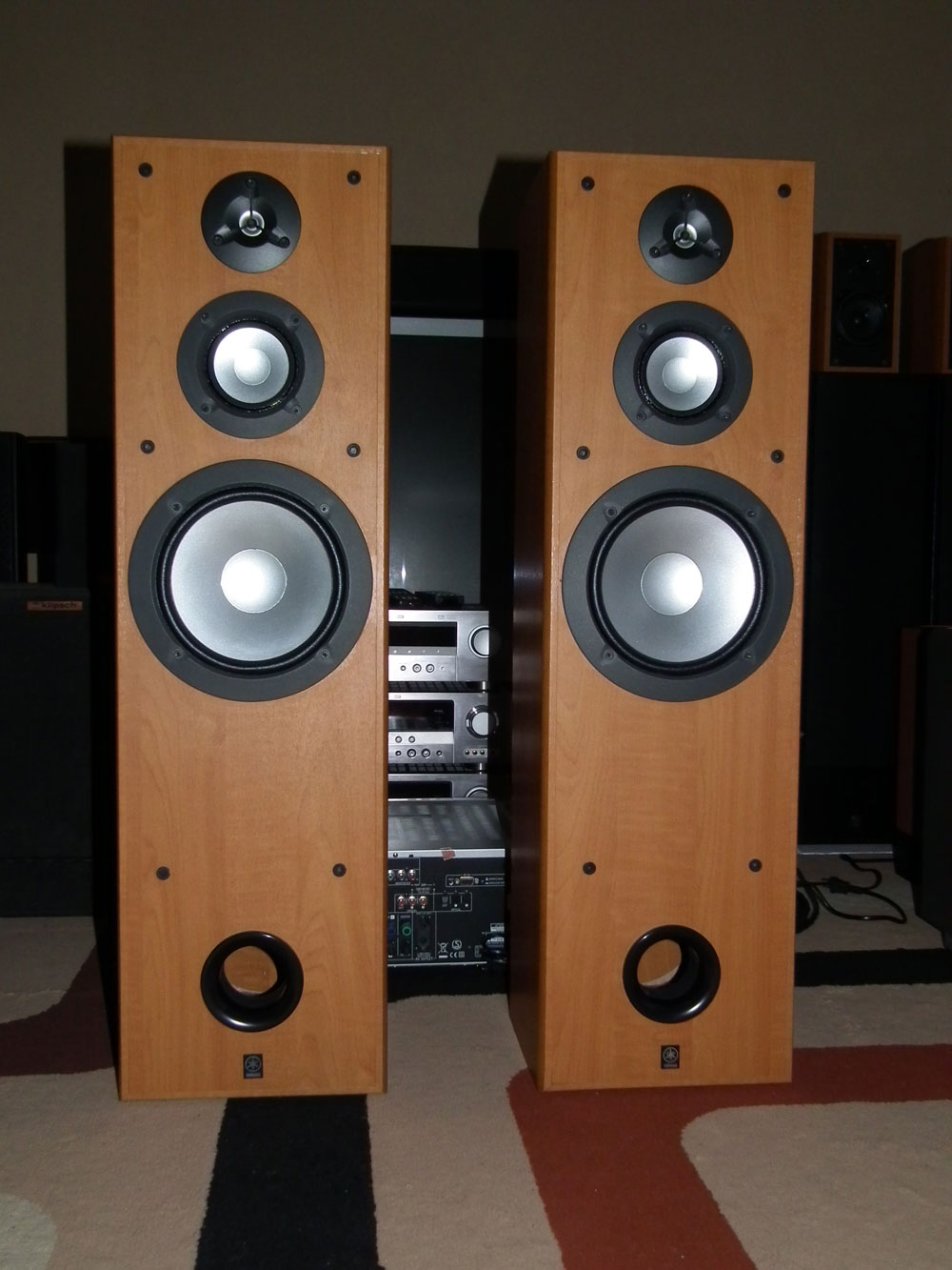 Lentera Akustika Yamaha NS8390 (Floorstanding Speaker)